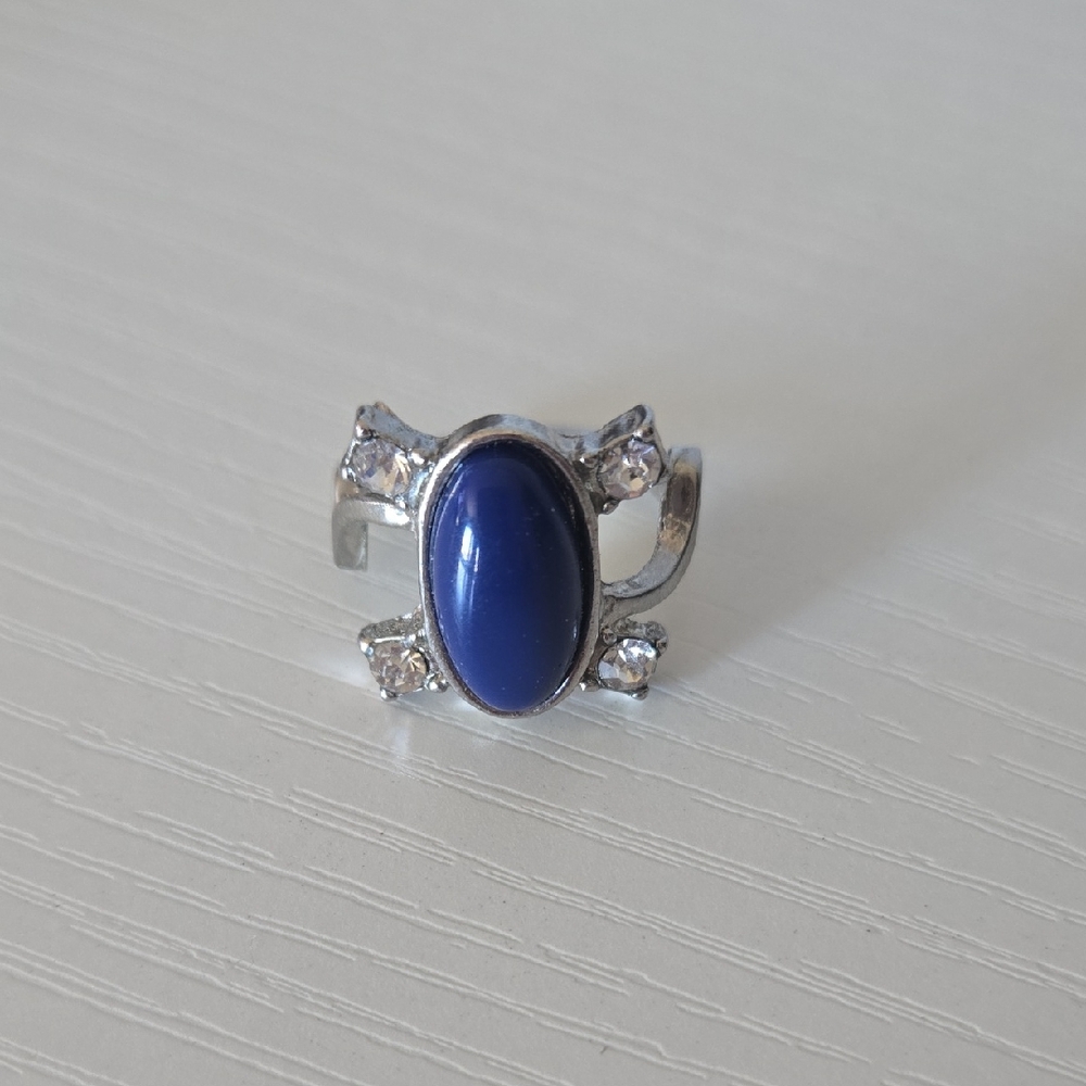 Stunning Silver Ring with Purple Stone